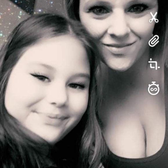 Meet your Posher, Liz - Picture 2 of 4